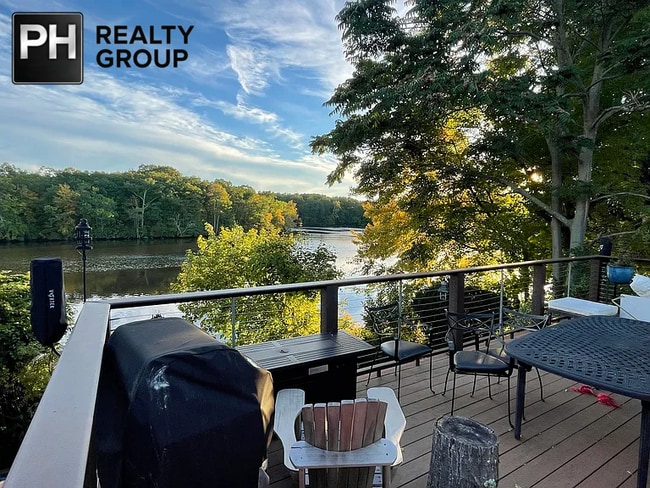 Photo - 157 Riverview Ave