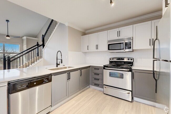 Building Photo - Elan at Bluffview Rental