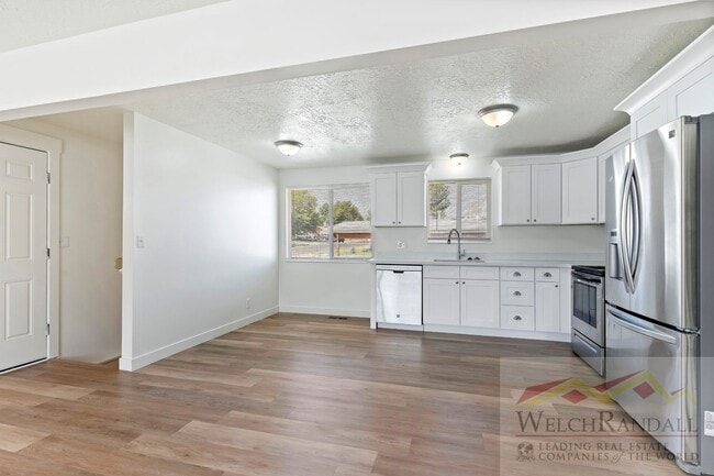 Photo - 4 Bedroom 2 Bath Duplex Home in Washington...
