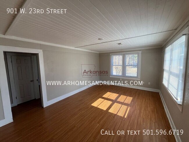 Photo - 901 W 23rd St