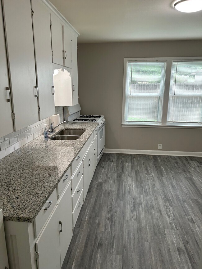 Photo - 509 Elm St Unit B