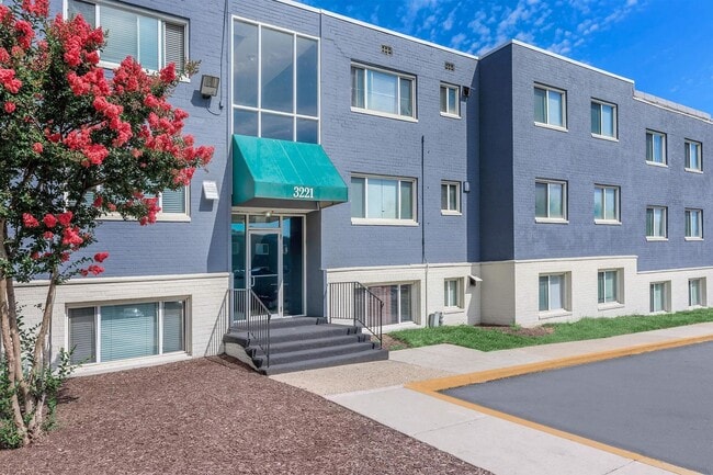 Regency Court Apartments