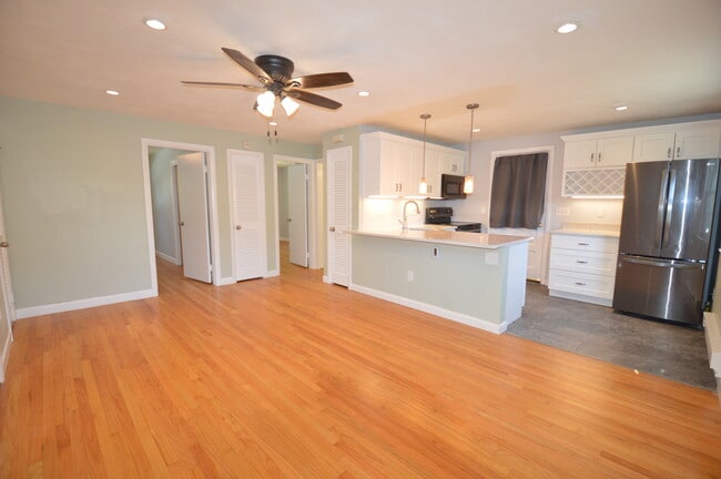 Photo - 18 Austin Ct Unit D