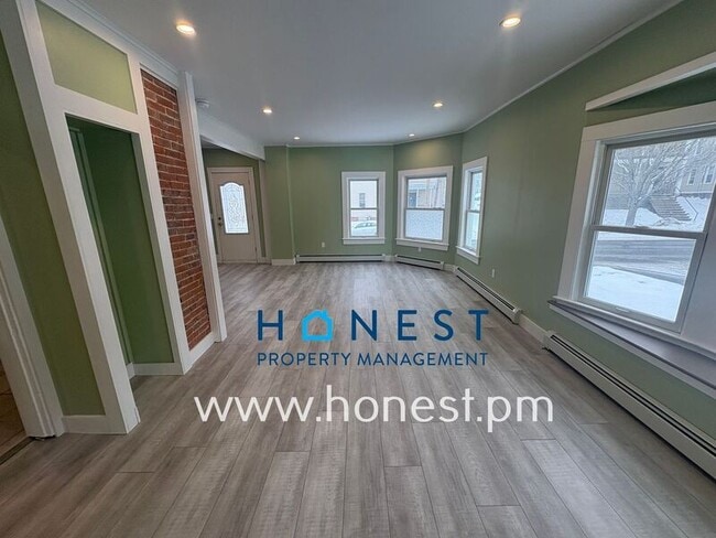 Photo - 101 Sabbatus Street