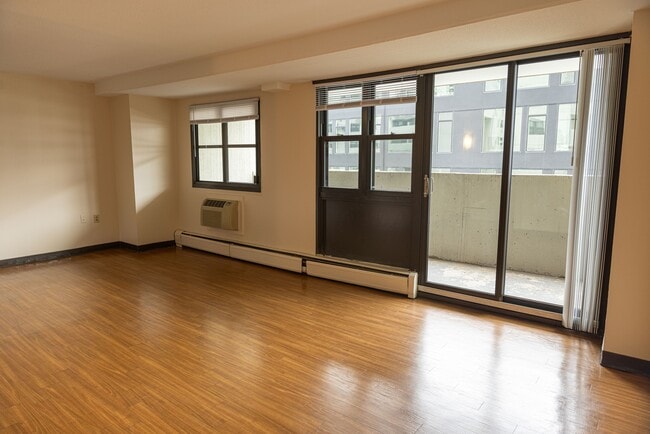 Photo - Bayview Towers