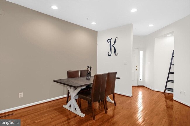Photo - 4749 Thistle Hill Dr