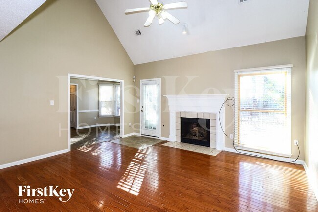 9095 Strawberry Ln