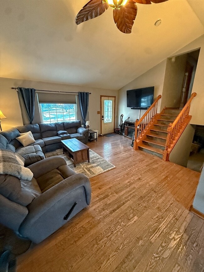 Photo - 236 N Middle Rd