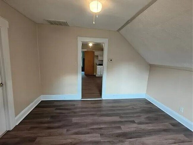3455 W 65th St Unidad 3455 W 65th Street - Up