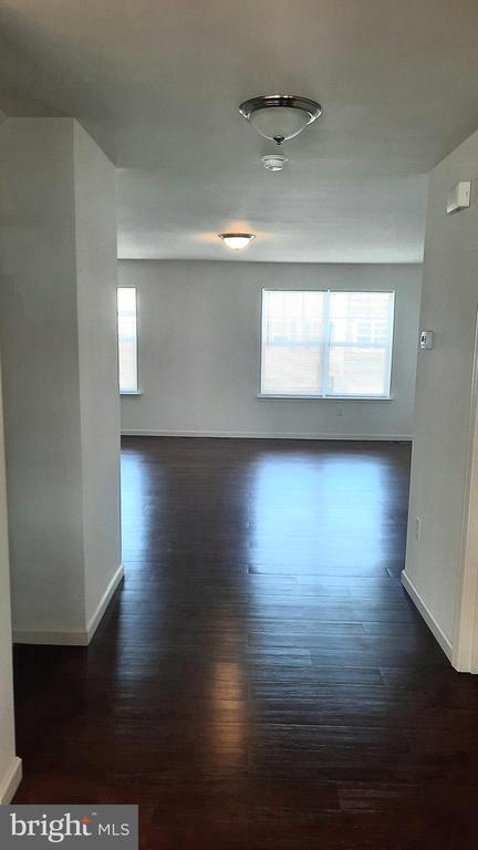 Photo - 712 Admiral's Quay Dr