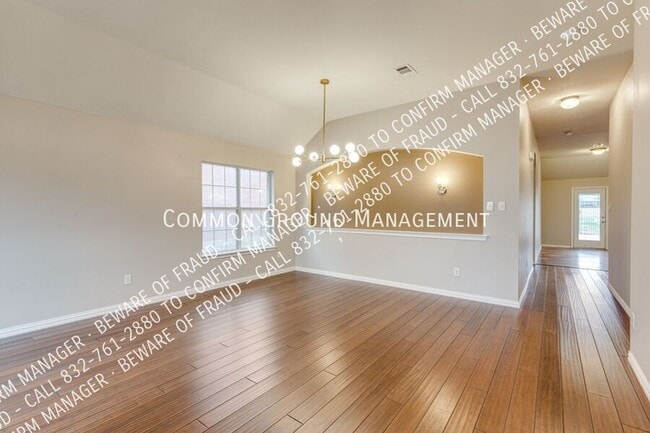 Photo - 815 Hickory St