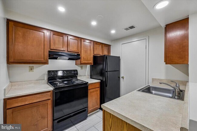9793 Hellingly Pl