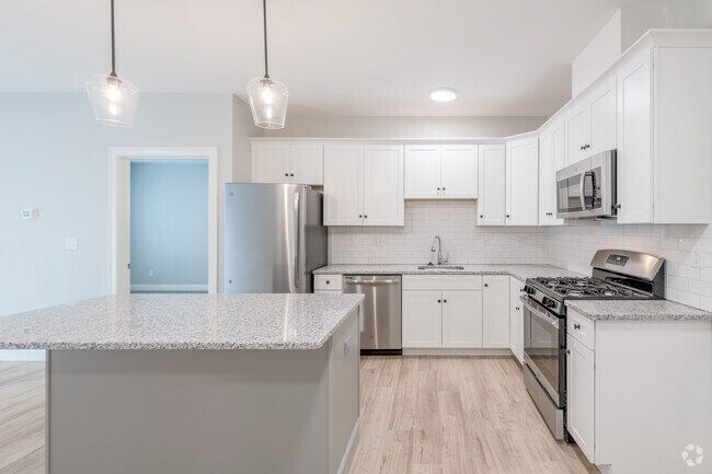 2 BR, 2 BA