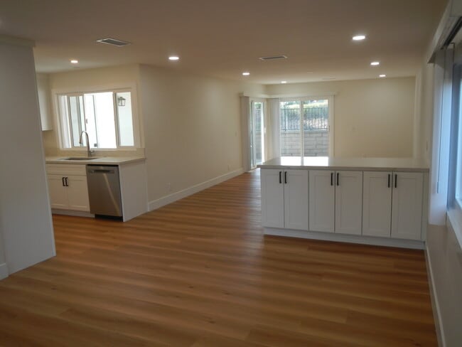 Photo - 23831 Pesaro House