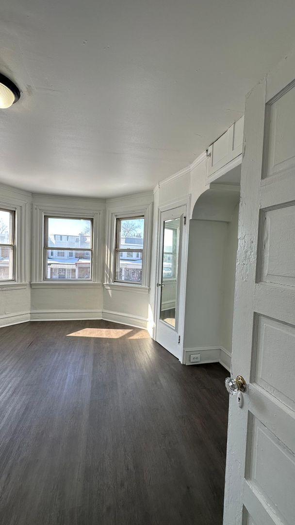 Photo - Front Porch Row - Olney