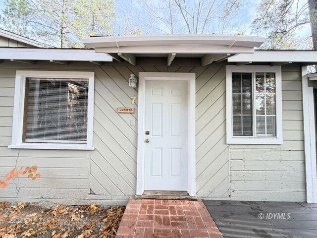 Building Photo - 54605 N Circle Dr