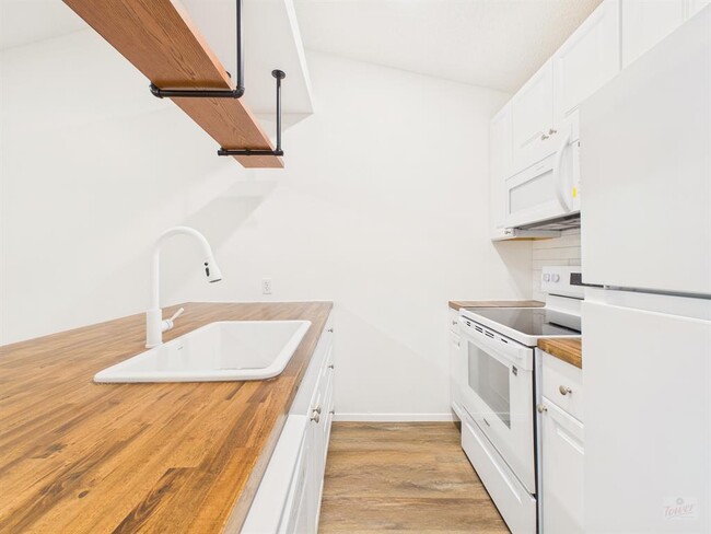 Photo - 1305 Hollow Creek Dr