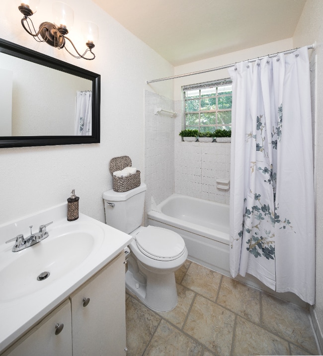 Photo - 1400 Church St Unidad I