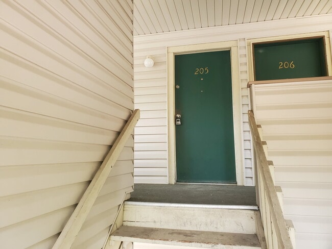 Photo - 1705 Heatheridge Rd Unit J205