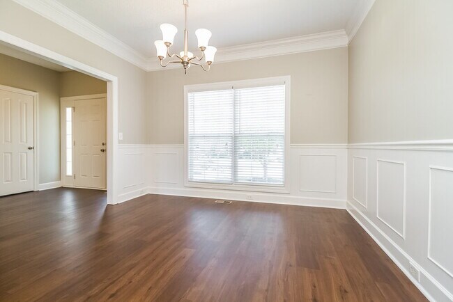 Photo - 1733 Kinsale Ave