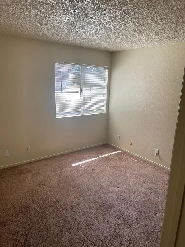 Photo - "Charming 1-Bedroom Retreat in Santa Maria – Your Cozy Haven Awaits!"