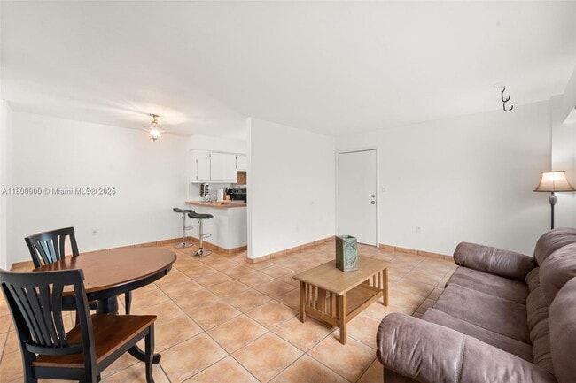 Photo - 1614 West Ave Unit 206
