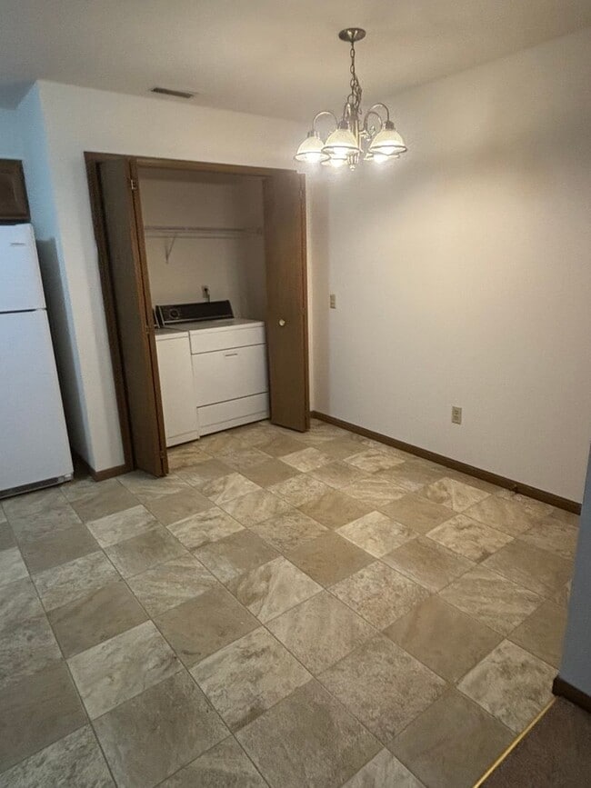 325 Prairie Ave Unit 303