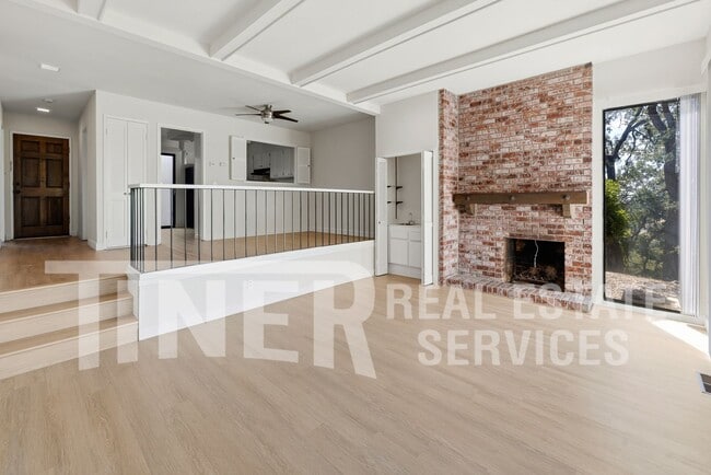 Photo - 8708 Bluff Ln