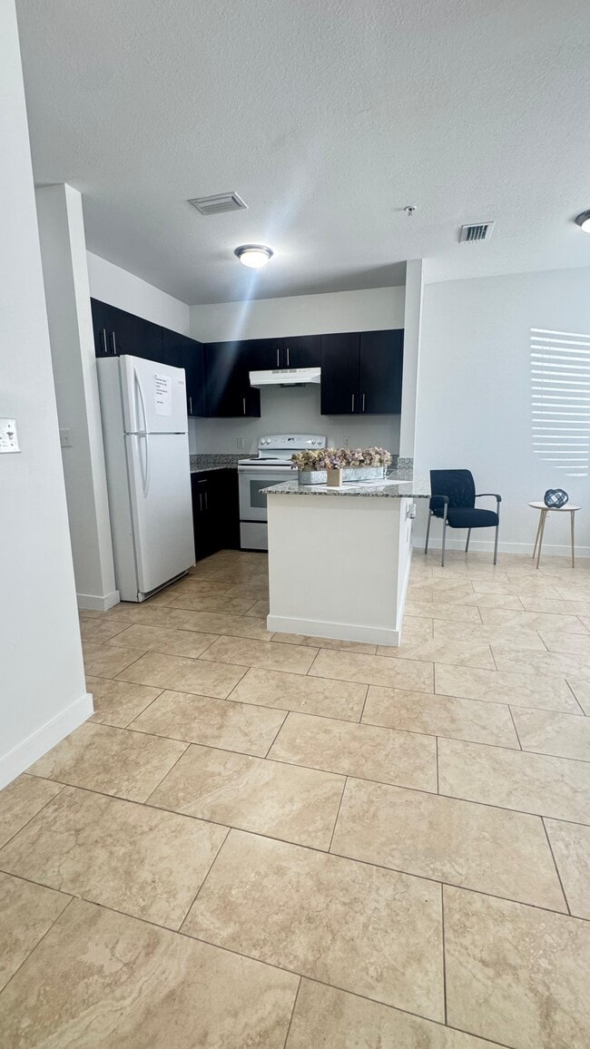 Photo - 420 W 77th St Unit B2