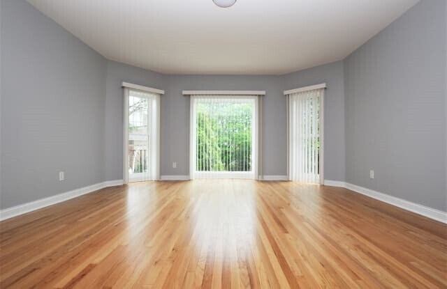 Photo - 6240 N Sacramento Ave Unit 2