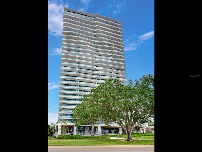 Building Photo - 2912 W Santiago St Unit 904 Rental