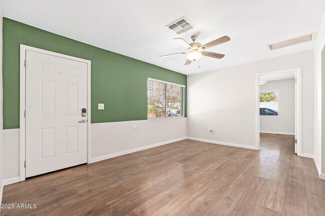 Photo - 913 W Highland Ave