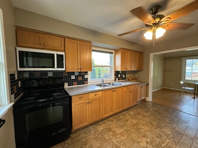 Photo - 183 Grove Park Dr