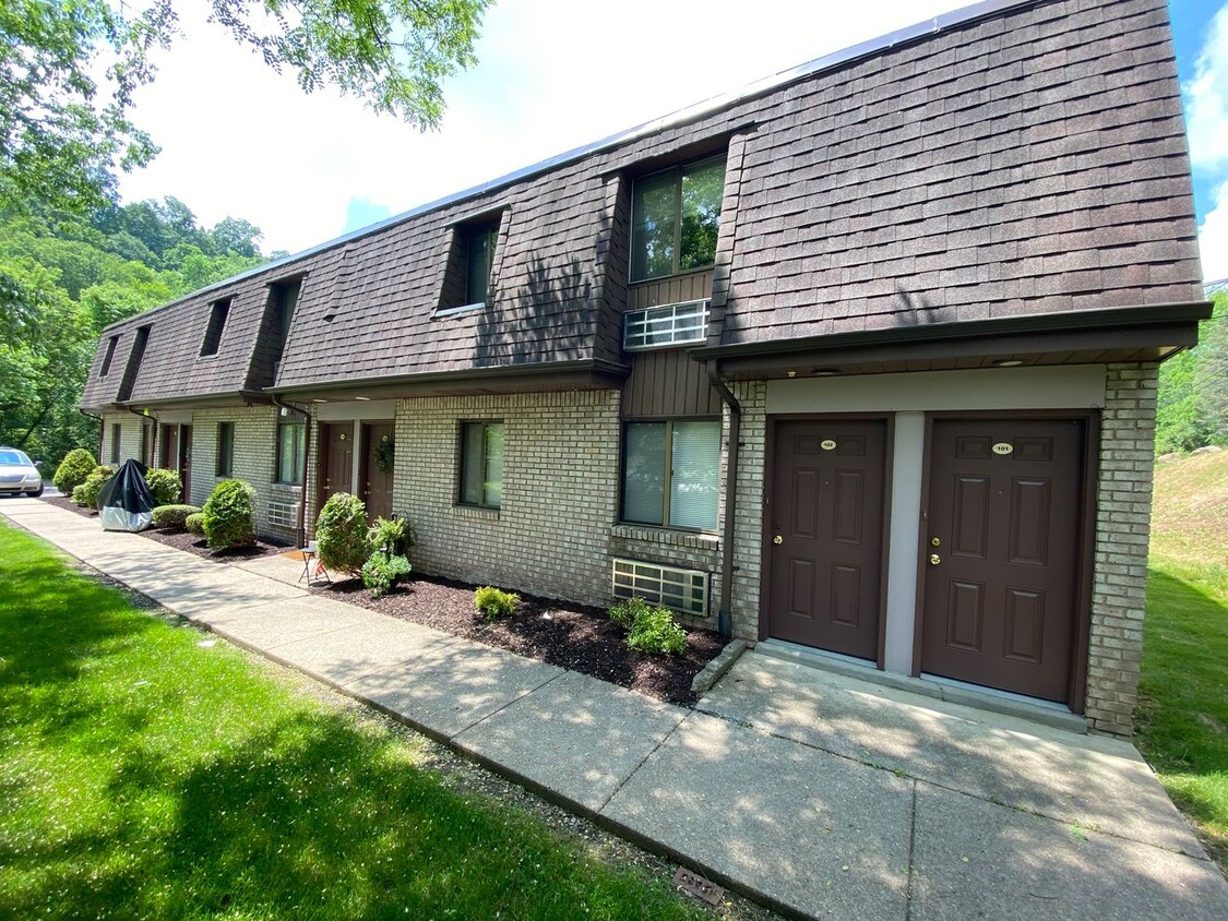 Spacious 1BR in Plum! Exposed Brick and Ai... - Spacious 1BR in Plum! Exposed Brick and Ai...