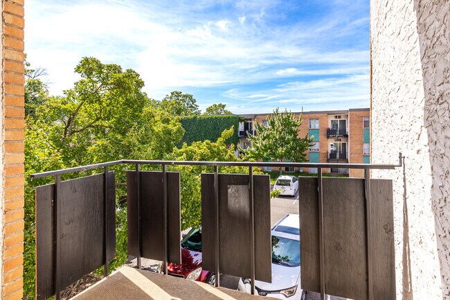 1BR, 1BA - 710SF - Patio
