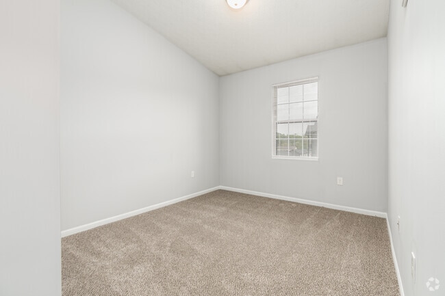 2BR, 2BA - 957SF - Bedroom