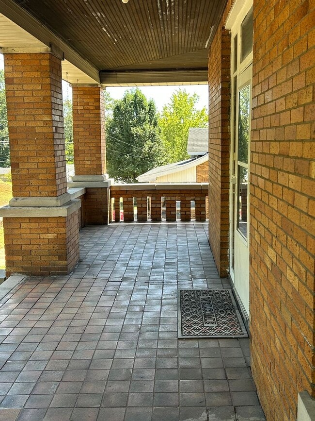Photo - Large North Side Home