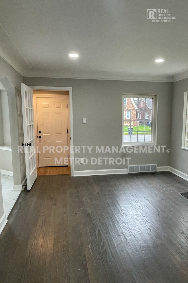 Photo - 5766 Nottingham Rd