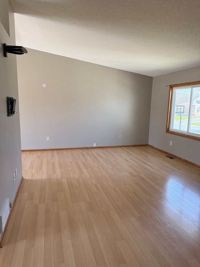 Photo - 13389 Nightingale St NW