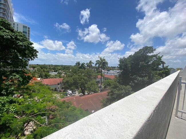 Photo - 1861 NW S River Dr Unidad 702