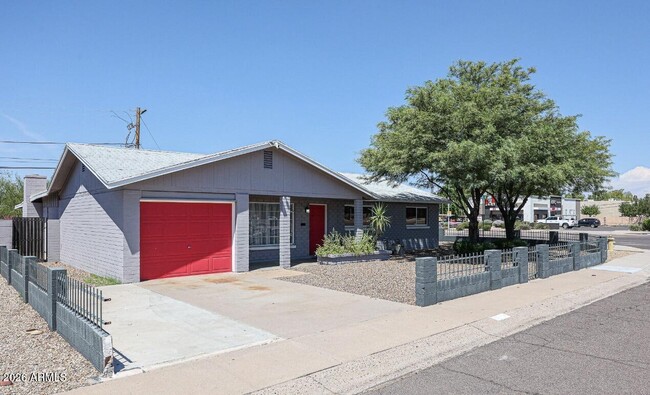 Building Photo - 4038 N 81st St