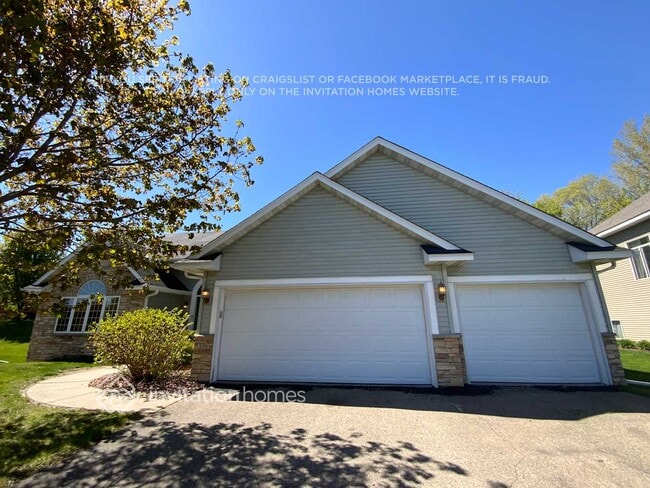 Building Photo - 336 Brady St