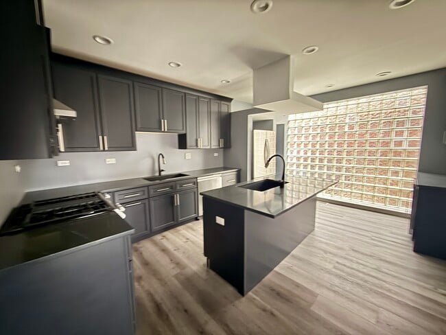 Photo - 308 W Evergreen Ave Unit 1R