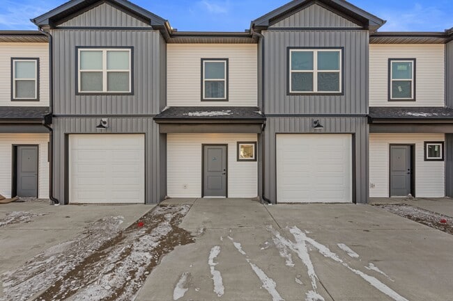 Building Photo - 100 Saw C