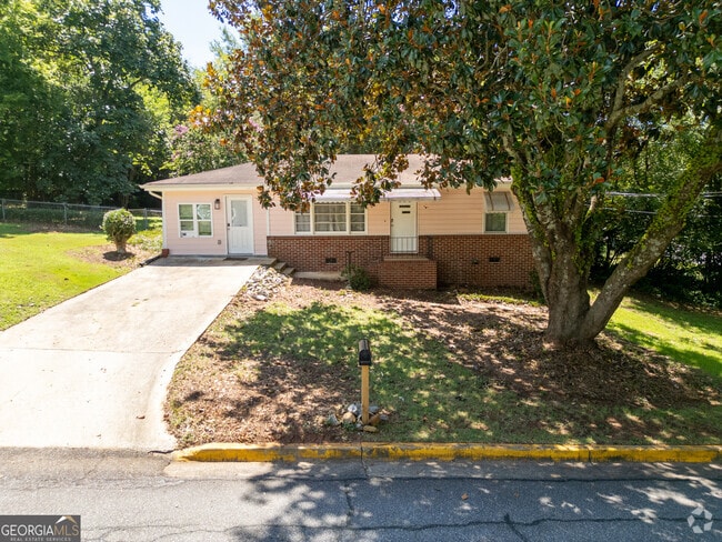 Building Photo - 595 S Poplar St Rental