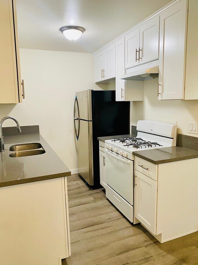 Photo - 19925 Roscoe Ave.