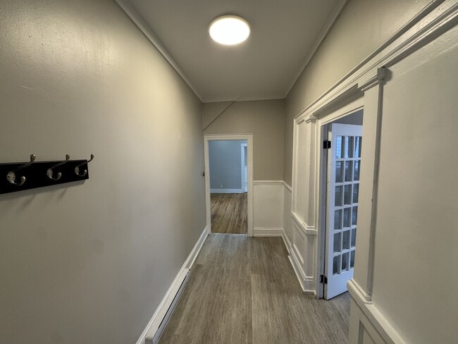 Photo - 365 Robinson St