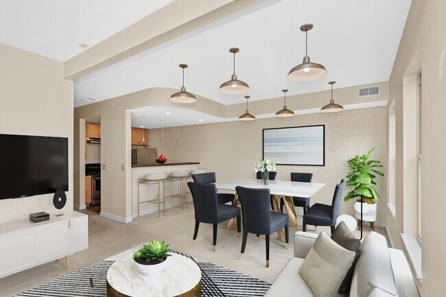 Photo - 296 Meridian St Unidad 2