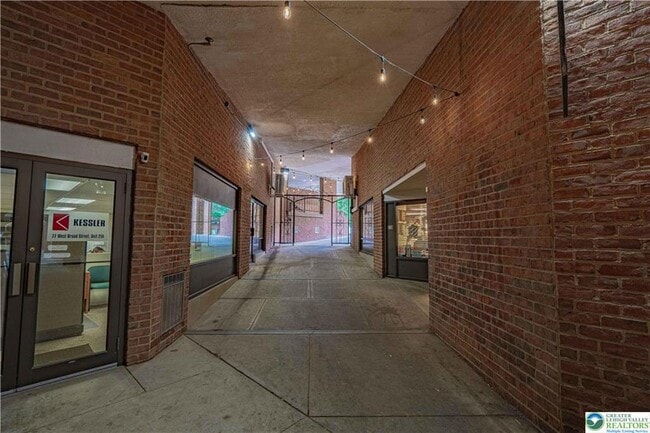 Photo - 77 W Broad St