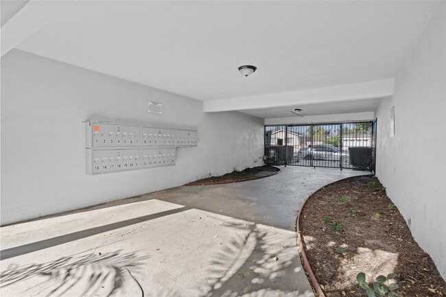 Photo - 10442 Lampson Ave